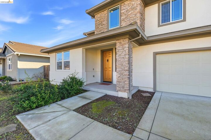 Property Photo:  809 Bluestone Dr  CA 94561 