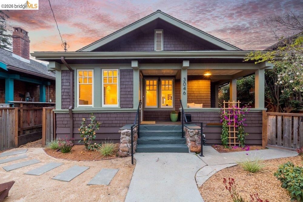 Property Photo:  3046 Deakin St  CA 94705 