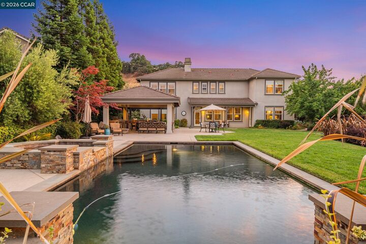 Property Photo: 120 Tamarind Ln CA 94526