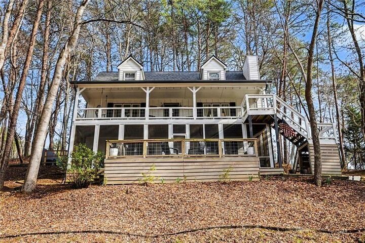Property Photo: 211 Hillside Drive GA 30183