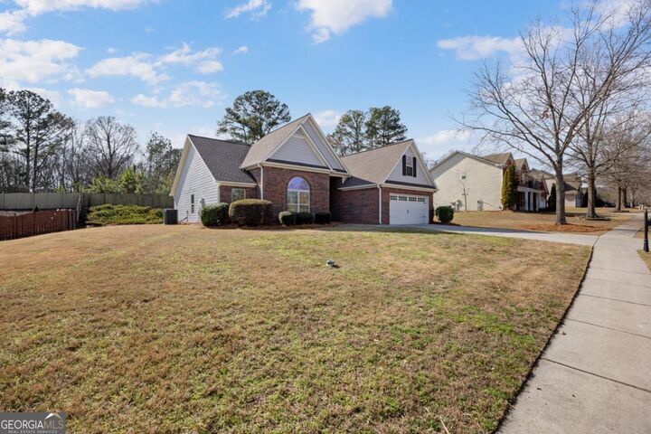 Property Photo: 738 York View Drive GA 30011
