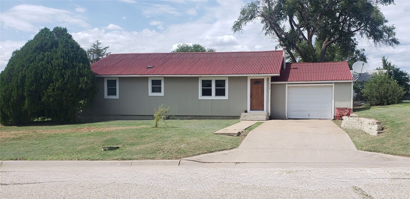 Property Photo:  532 W 9th Avenue  KS 67831 