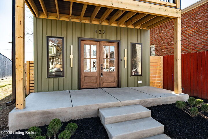 Property Photo:  932 E Madison St  KY 40204 