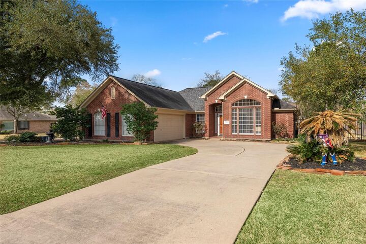 Property Photo: 25203 Burgh Castle Drive TX 77389