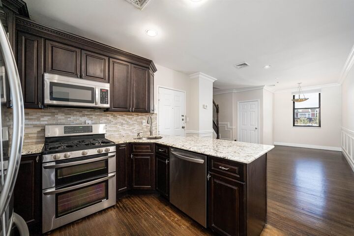 Property Photo:  814 Willow Ave 5rr  NJ 07030 