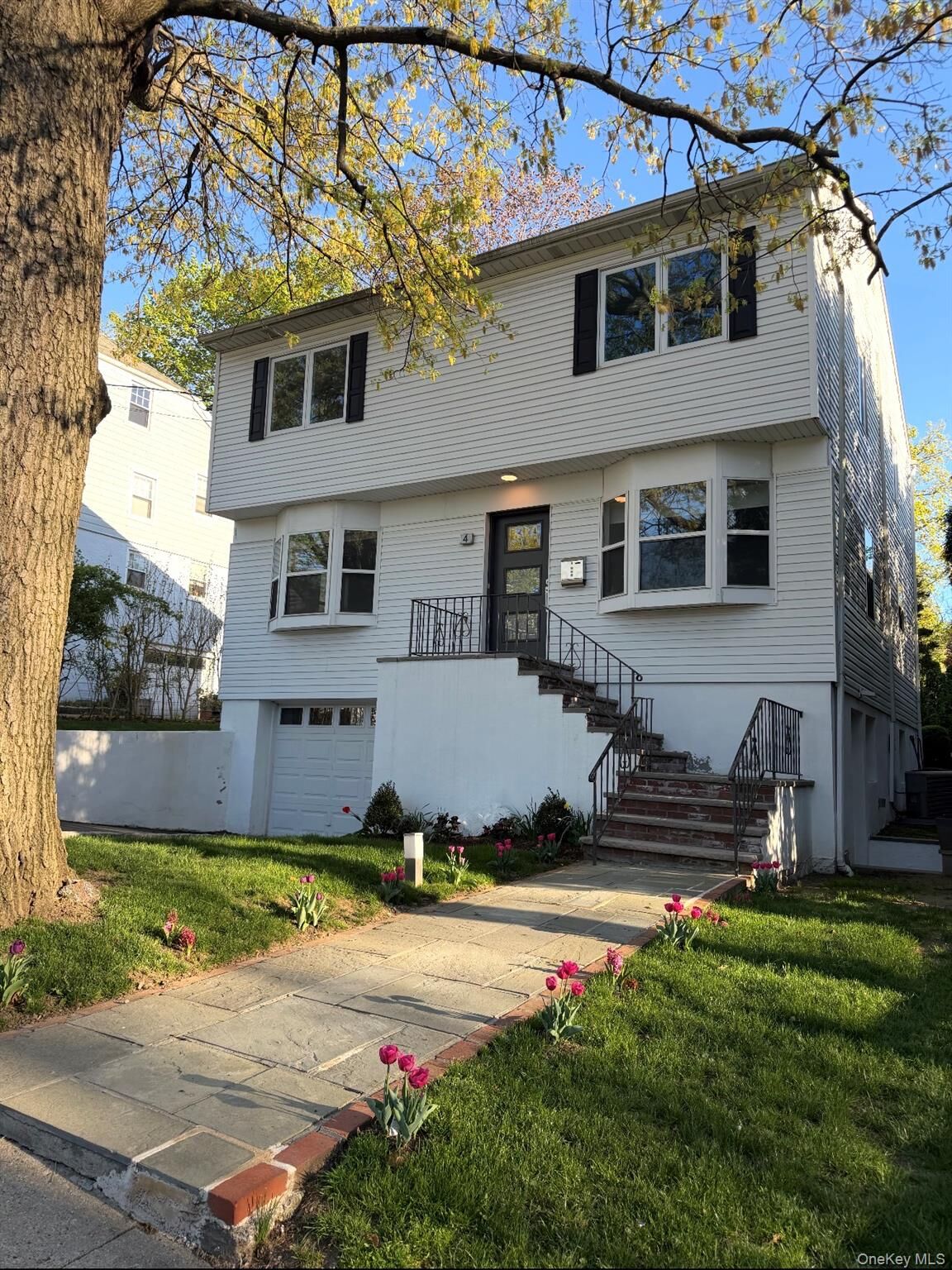 Property Photo:  4 Lawrence Place  NY 10803 