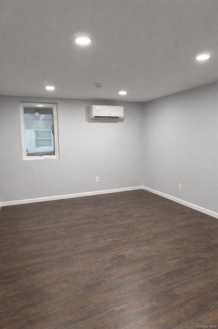 Property Photo:  19 Lee Avenue 1  NY 10980 