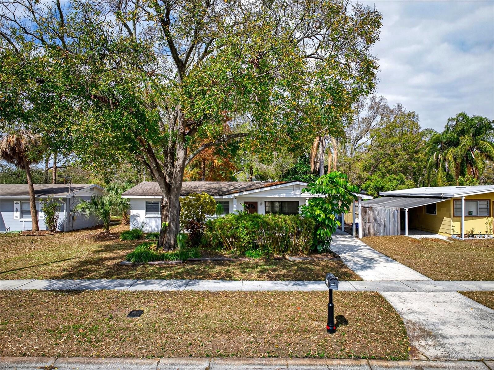 Property Photo: 4419 W Iowa Avenue FL 33616