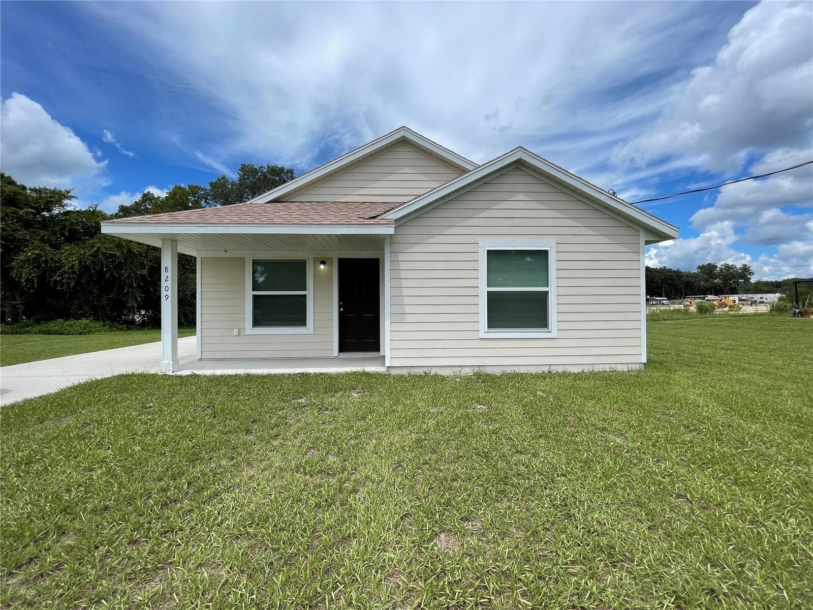 Property Photo: 8209 E Rosko Court FL 34436