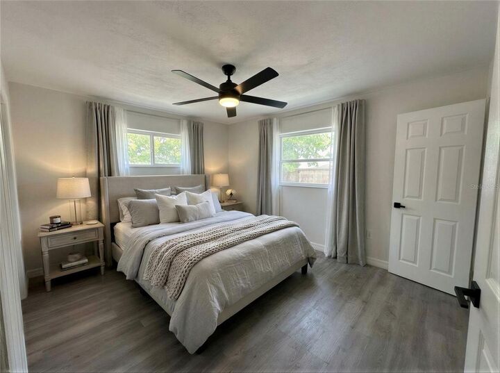 Property Photo: 5511 Oakfield Street FL 32808