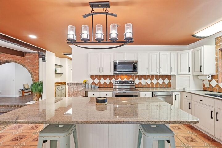 Property Photo:  4219 Magnolia Avenue  FL 34748 