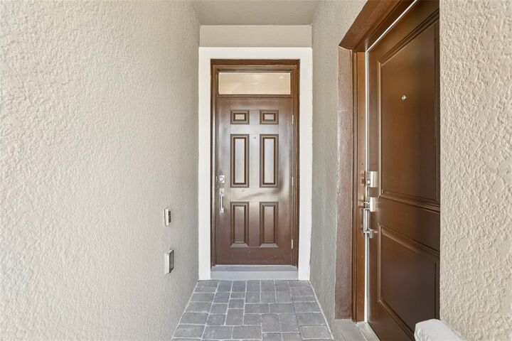 Property Photo:  2872 Camden Way  FL 33837 