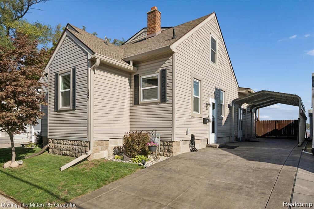 Property Photo:  132 N Liberty Street  MI 48111 2730 