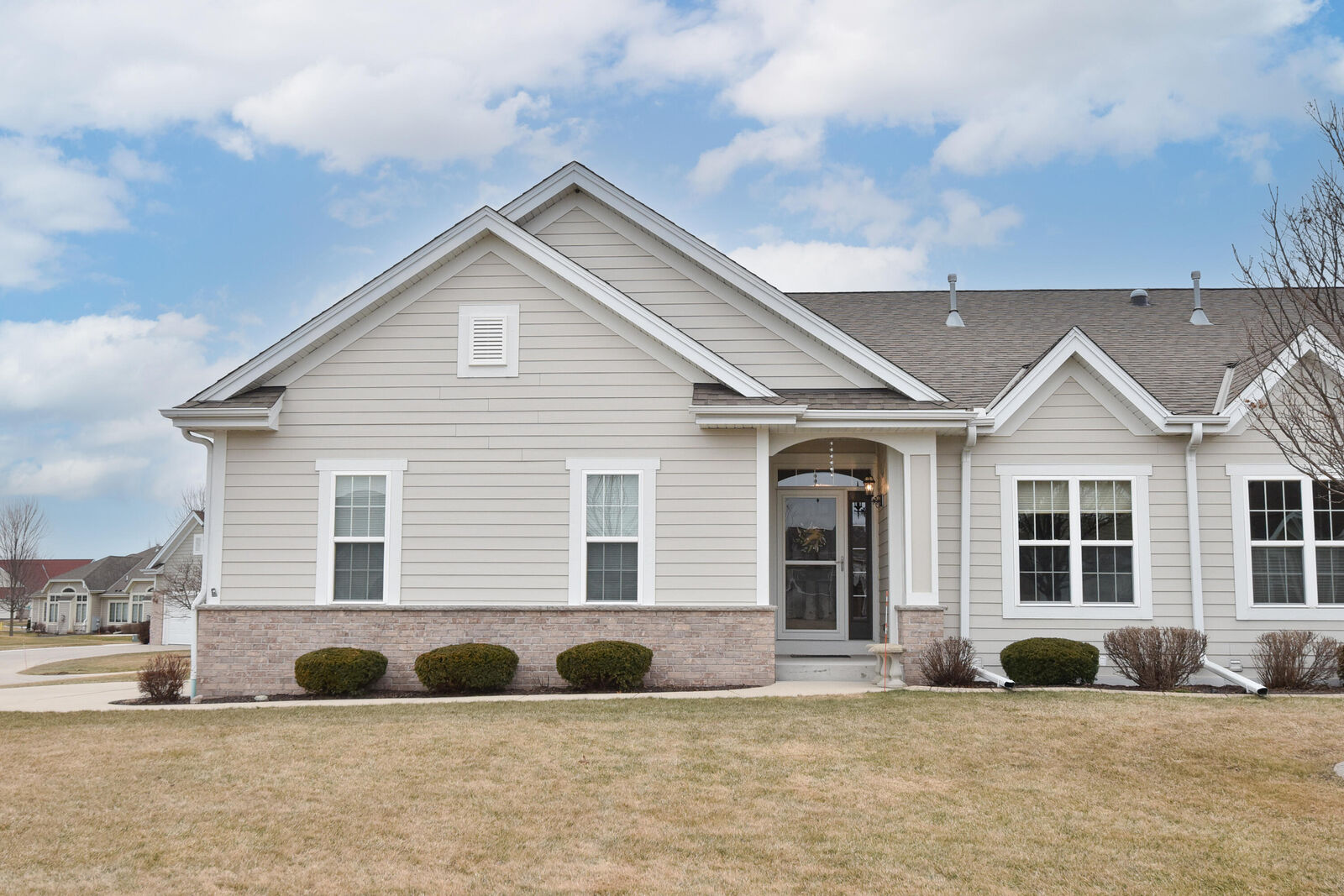 Property Photo:  3905 S Five Iron Ct  WI 53151 