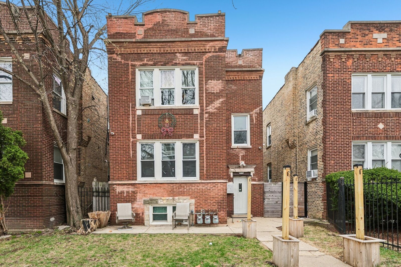 Property Photo:  1653 N Mason Avenue  IL 60639 