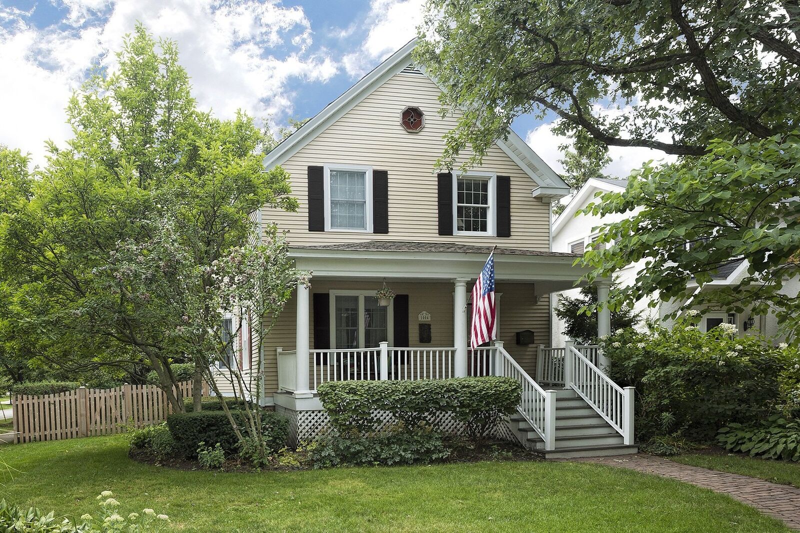 Property Photo:  1004 Elm Street  IL 60093 