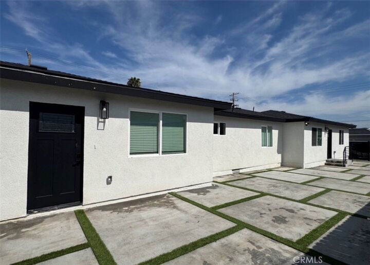 Property Photo:  9307 S Budlong 1  CA 90044 