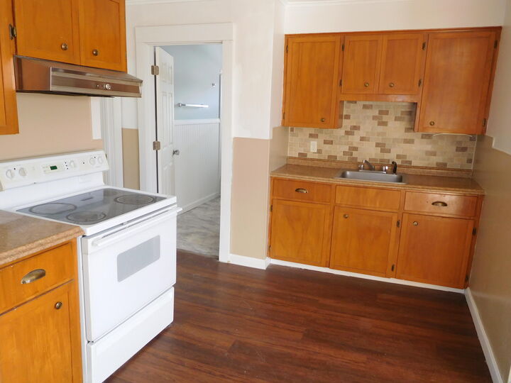 Property Photo: 85 Androscoggin Avenue ME 04240