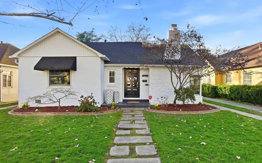 Property Photo:  2724 Marty Way  CA 95818 