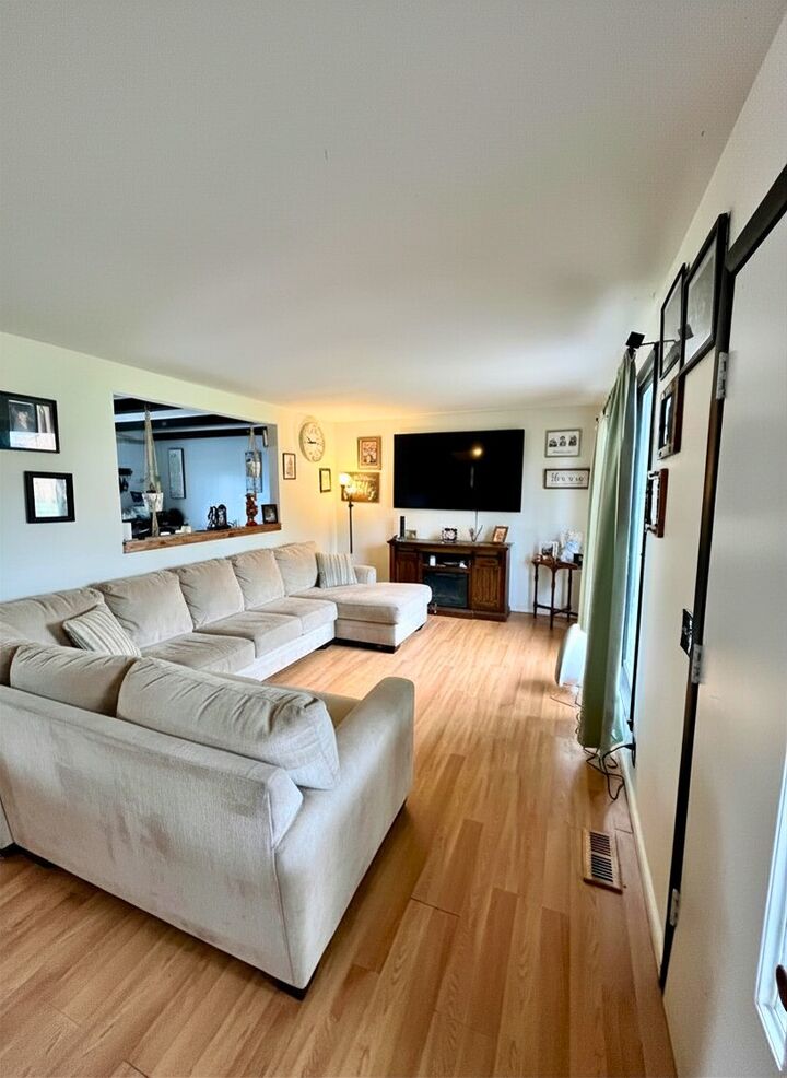 Property Photo: 130 Colonial Dr TN 37075