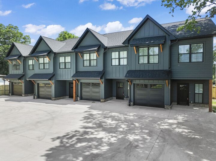 Property Photo: 213 S Porter St TN 37398