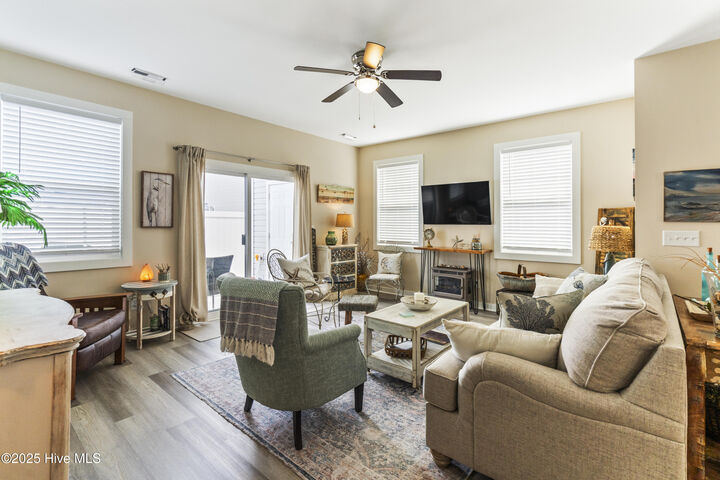 Property Photo:  326 Starfish Lane  NC 28460 