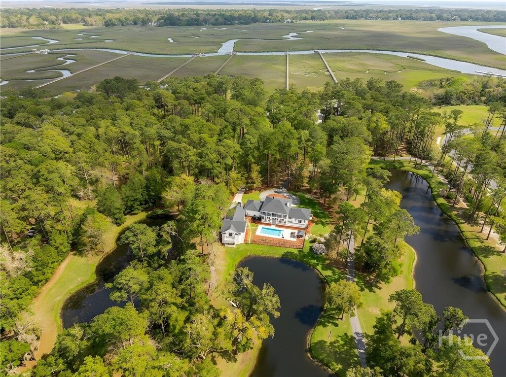 Property Photo: 210 Green Island Road GA 31411