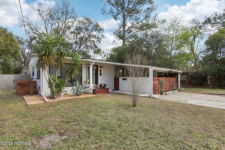 Property Photo:  5545 Patsy Anne Drive  FL 32207 