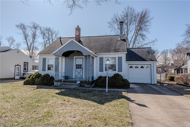 Property Photo:  463 Poplar Street  OH 44035 