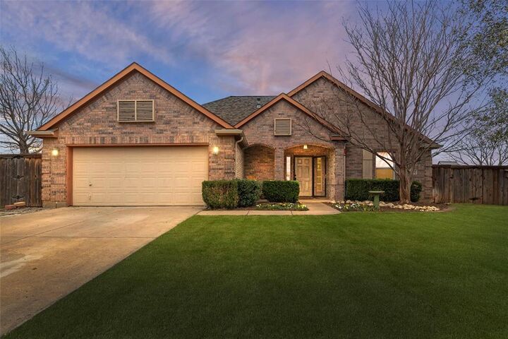 Property Photo:  1024 Summit Drive  TX 76247 