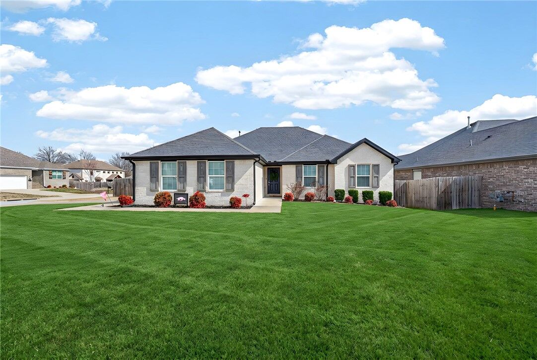 Property Photo:  5821 W Fountain Street  AR 72704 