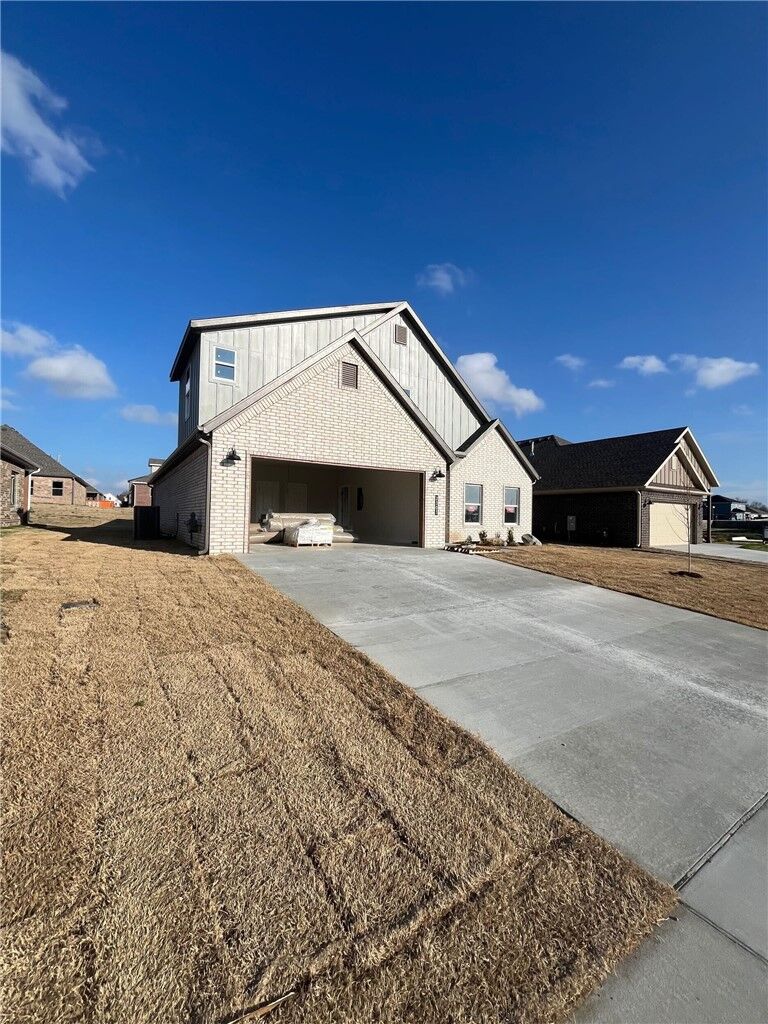 Property Photo:  2303 Lexington Street  AR 72761 