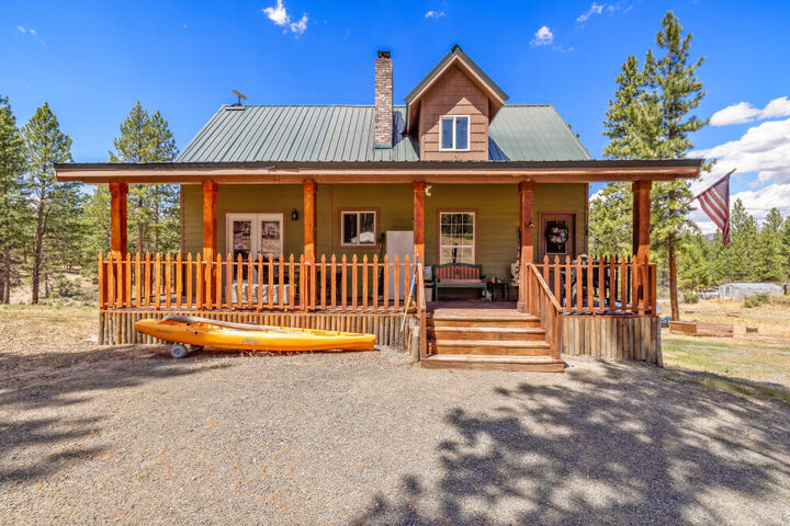 Property Photo:  49354 S Packsaddle Circle  OR 97621 