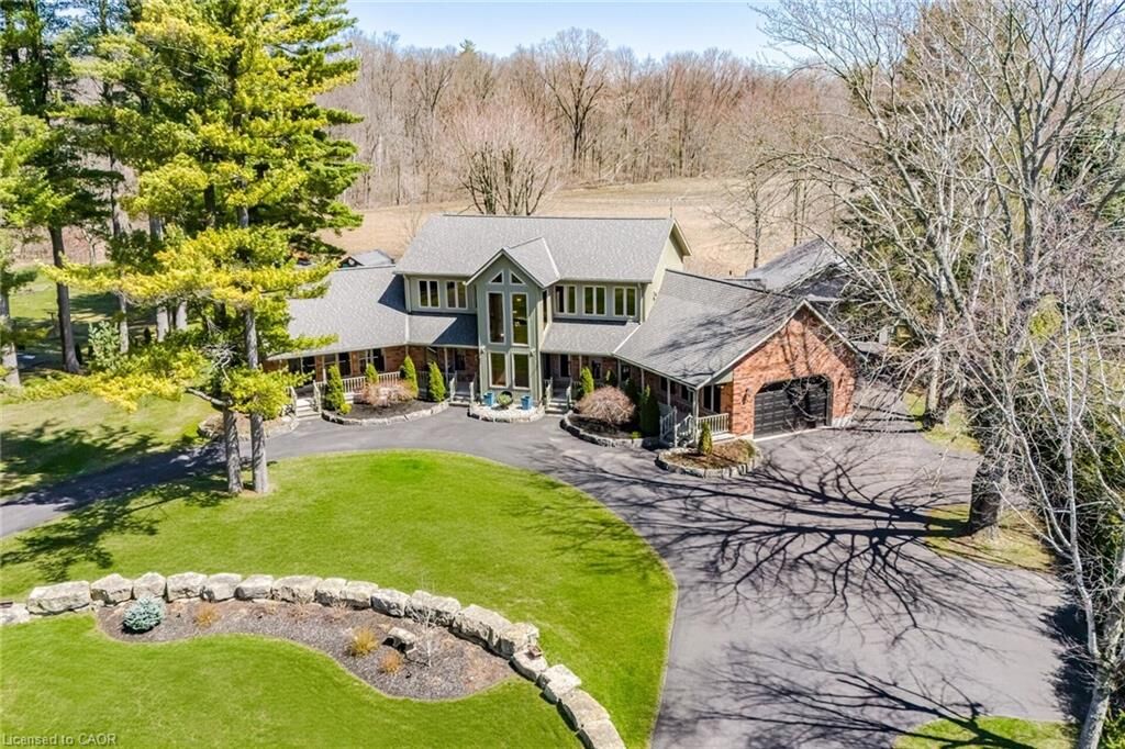 Property Photo:  587 Hillcrest Road  ON N3Y 4K1 