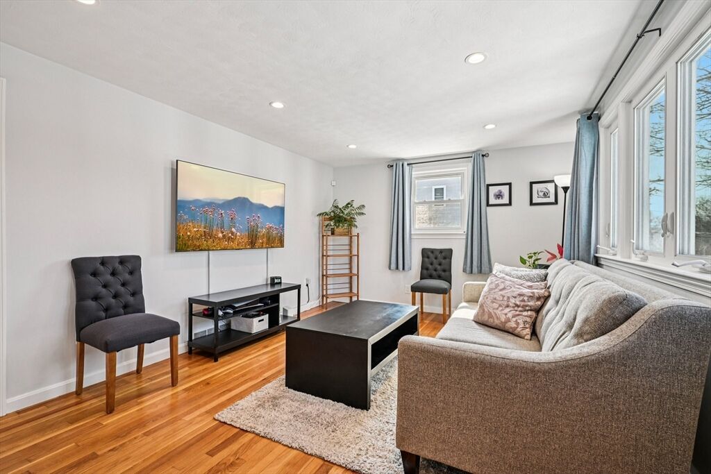 Property Photo:  265 Manning St  MA 01749 