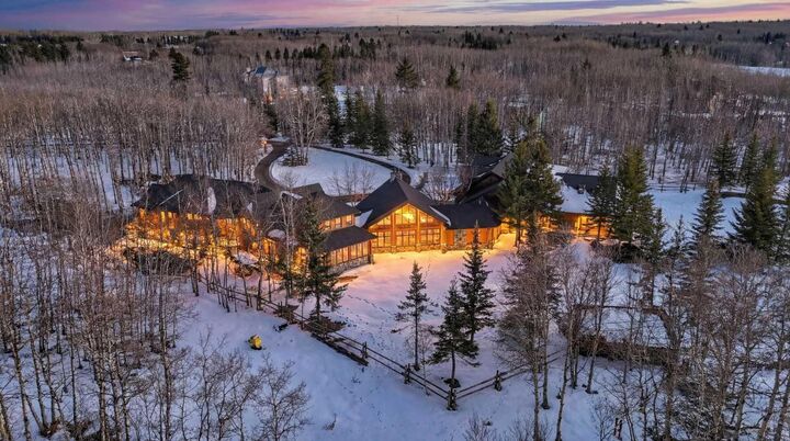 Property Photo:  31067 Woodland Heights  AB T3R 1C6 