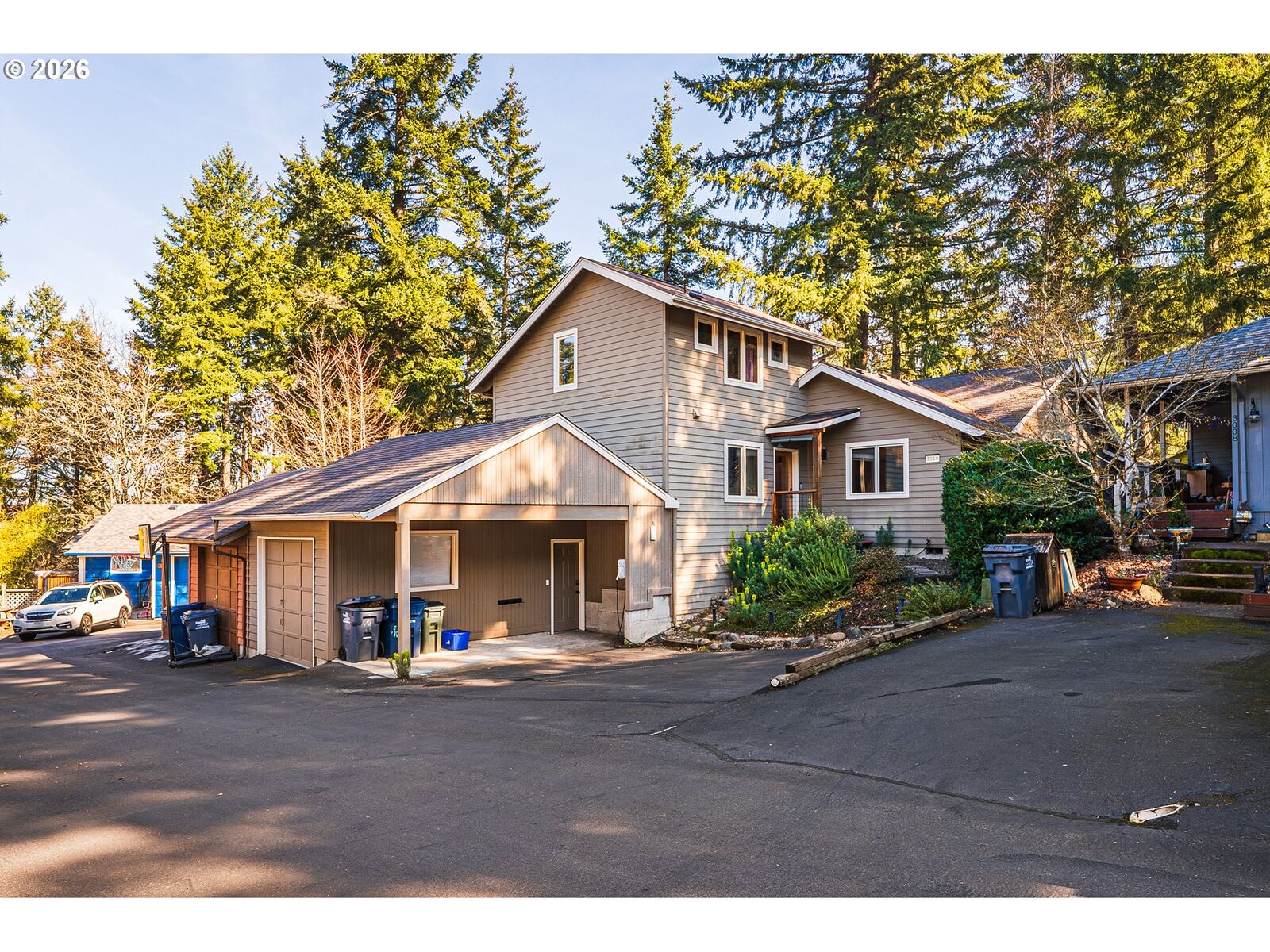 Property Photo:  3010 Hendricks Hill Dr  OR 97403 