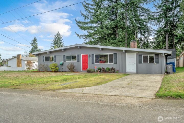 Property Photo: 33004 29th Avenue SW WA 98023