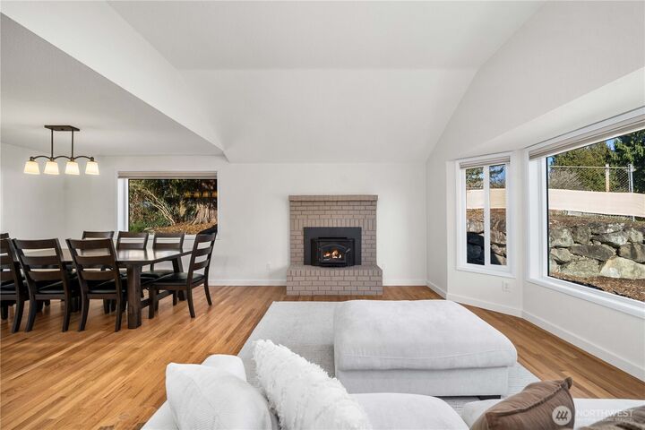 Property Photo:  14609  142nd Avenue SE  WA 98059 