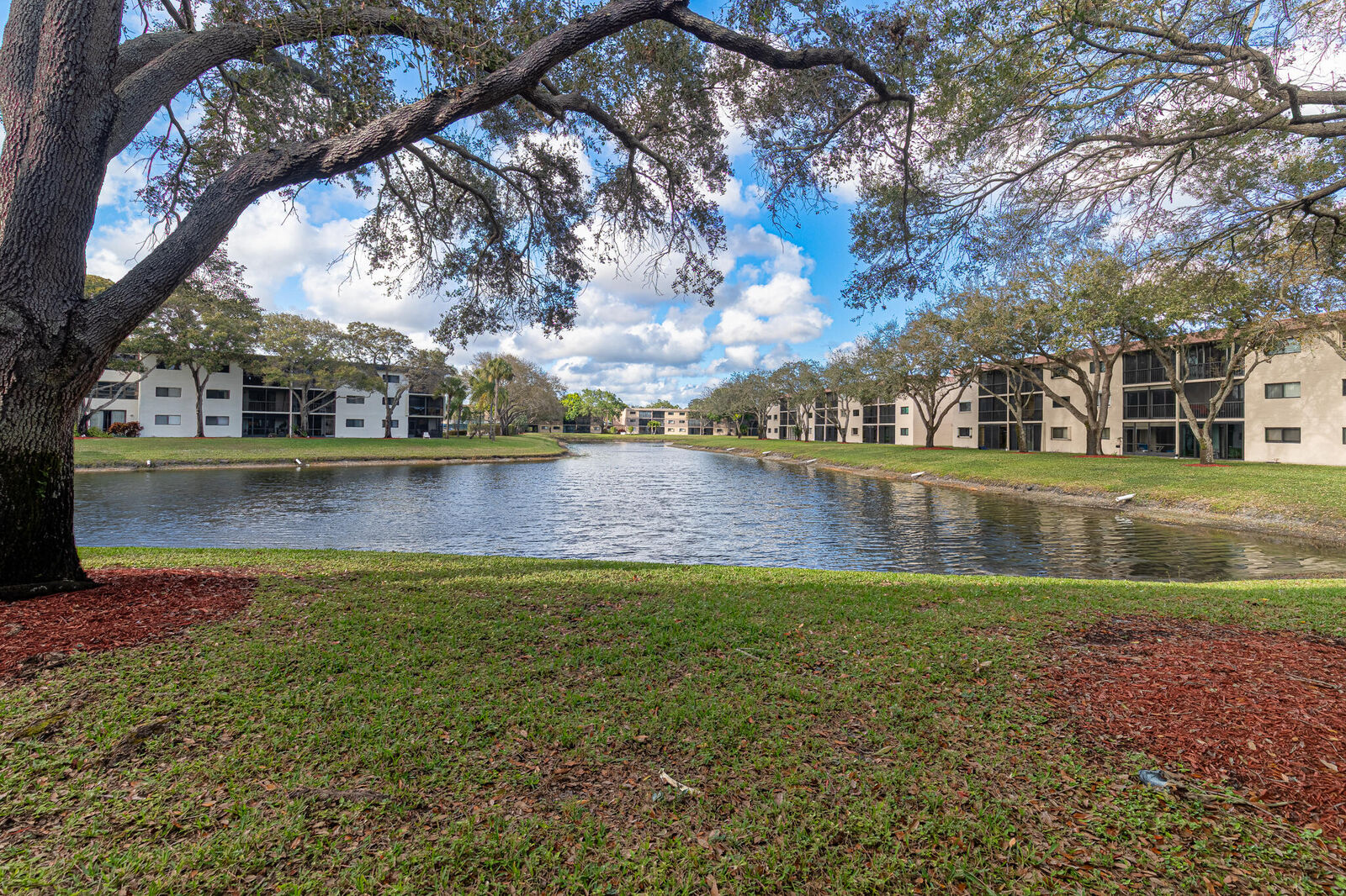 Property Photo:  15456 Pembridge Drive 111  FL 33484 