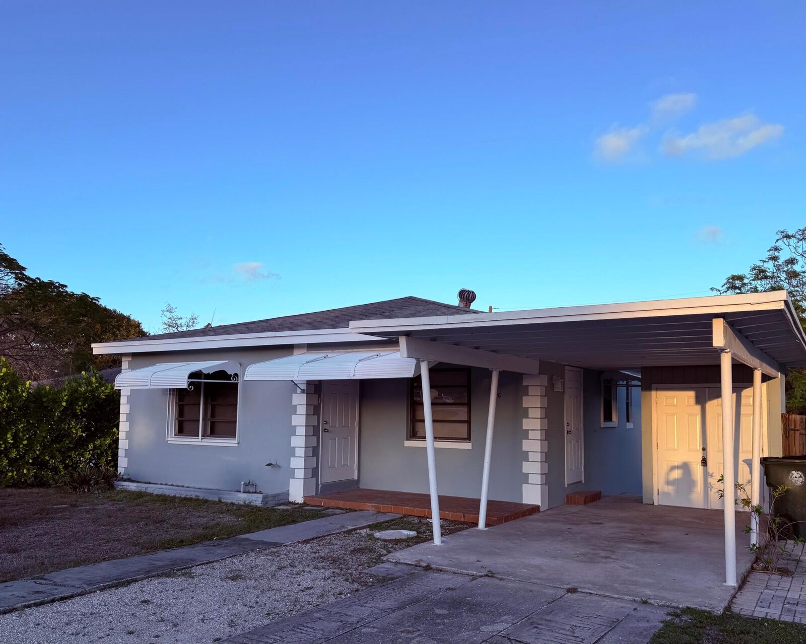 Property Photo:  926 N B Street  FL 33460 