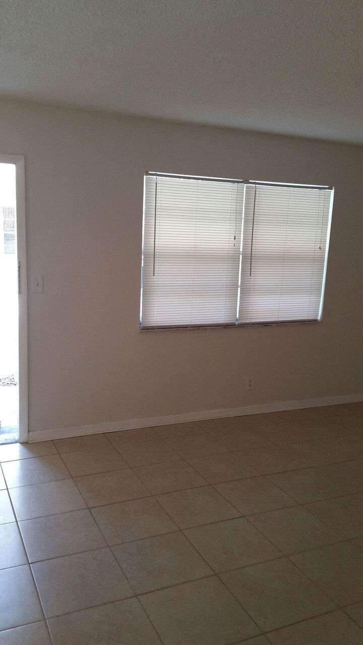 Property Photo: 2842 Fillmore Street 15 FL 33020