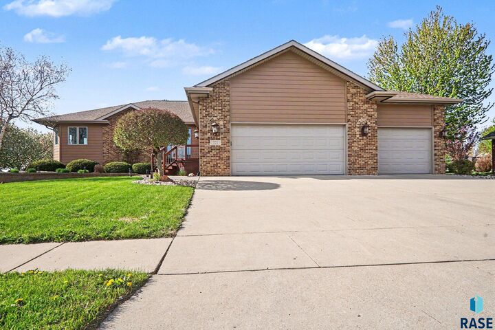 Property Photo:  721 Britz Dr  MN 56156 