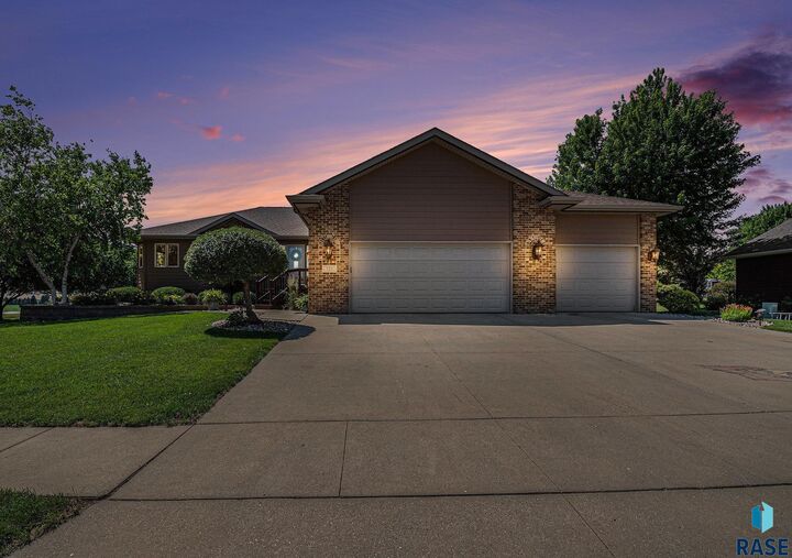 Property Photo:  721 Britz Dr  MN 56156 