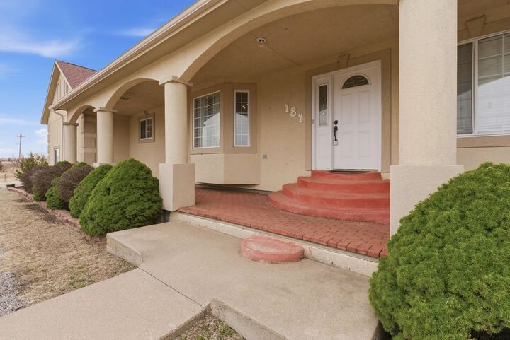 Property Photo:  181 E 15th St S  KS 67152 