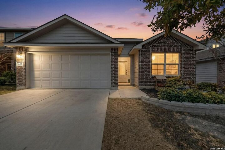 Property Photo:  923 House Sparrow  TX 78253 