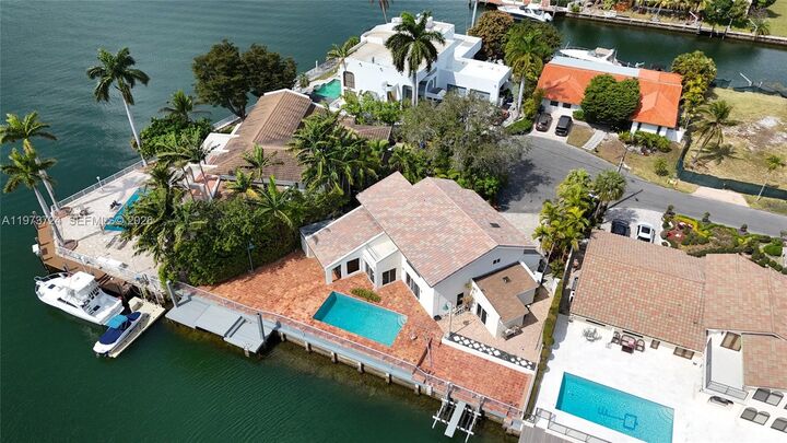 Property Photo: 3226 NE 168th St FL 33160