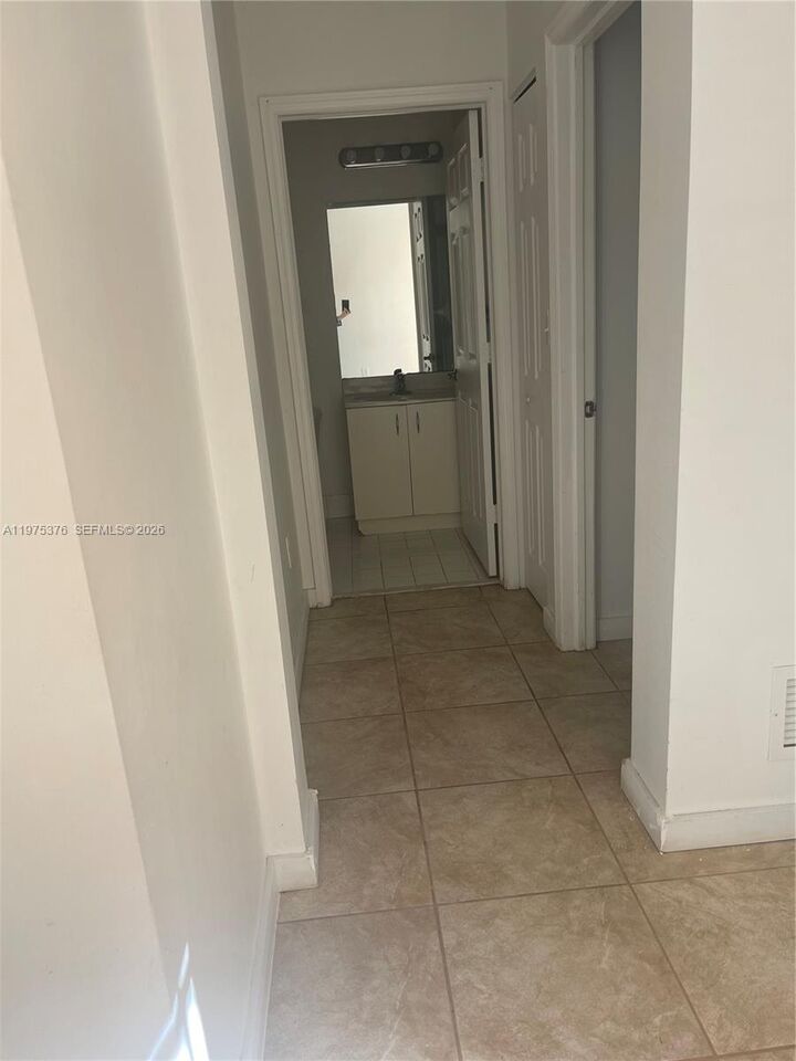 Property Photo:  942 NE 42nd Pl  FL 33033 