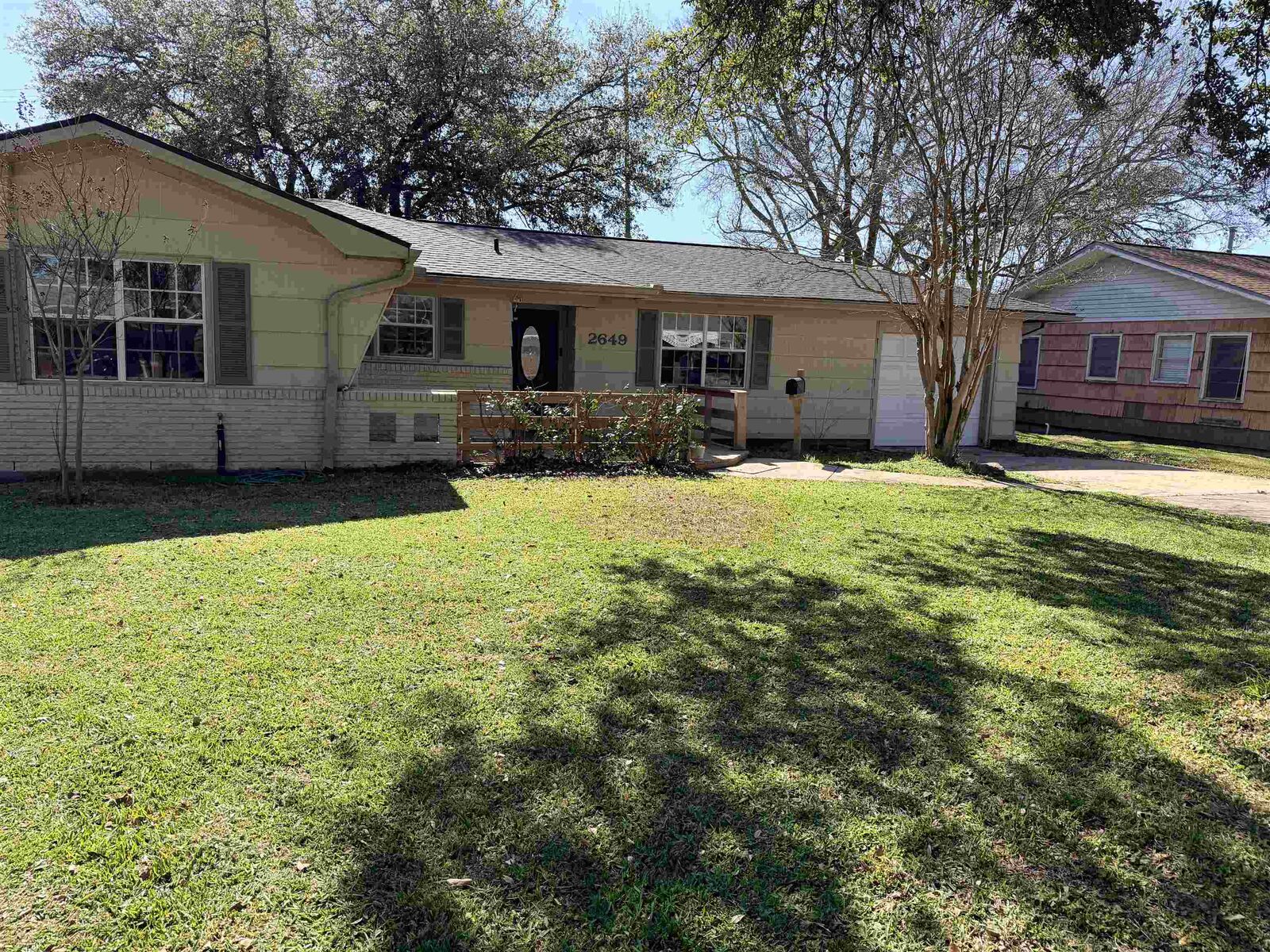 Property Photo:  2649 Azalea Ave  TX 77619 