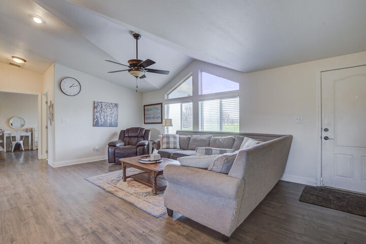 Property Photo: 11636 Homestead Lane CA 96003